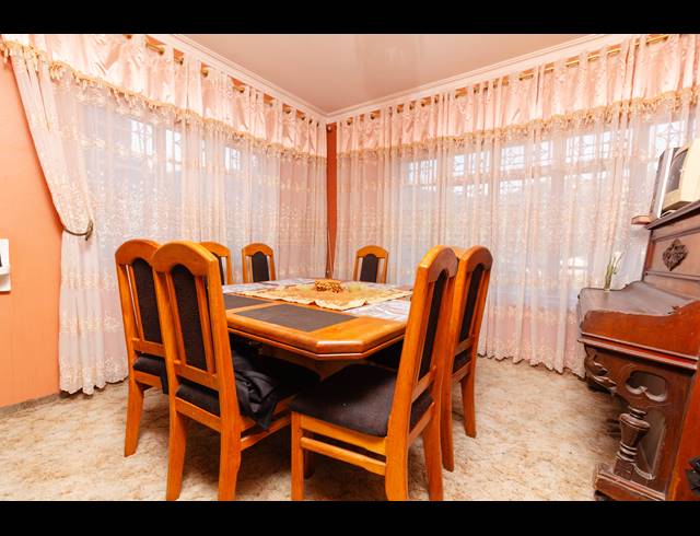 4 BEDROOM FREESTANDING FOR SALE IN SILVERGLEN